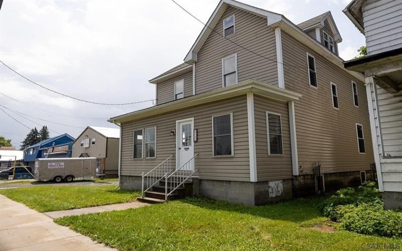 342 Main St, Somerset, 15501, 3 Bedrooms Bedrooms, ,2 BathroomsBathrooms,Residential,For Sale,Main St,1770202