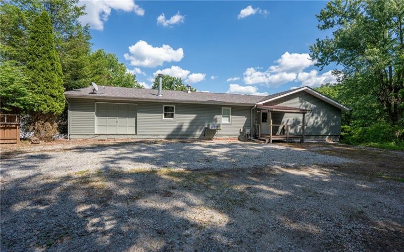 226 Antique Ln, Latrobe, 15650, 4 Bedrooms Bedrooms, ,2.1 BathroomsBathrooms,Residential,For Sale,Antique Ln,1770229
