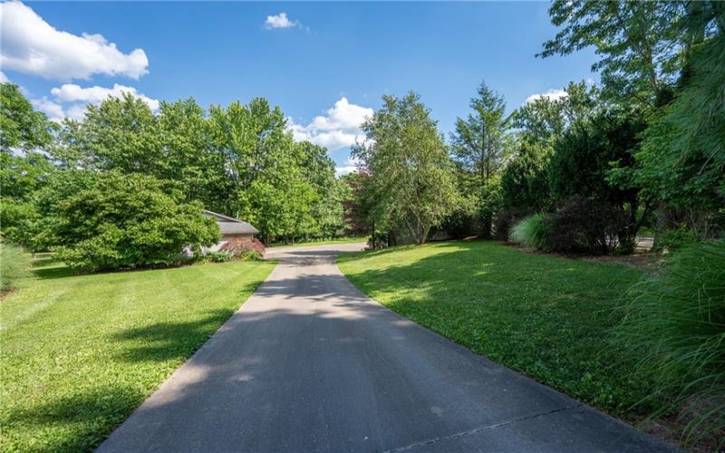 226 Antique Ln, Latrobe, 15650, 4 Bedrooms Bedrooms, ,2.1 BathroomsBathrooms,Residential,For Sale,Antique Ln,1770229