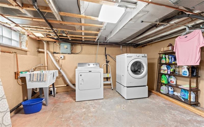 210 Brown Street, Brownsville, 15417, 2 Bedrooms Bedrooms, 7 Rooms Rooms,1.1 BathroomsBathrooms,Residential,For Sale,Brown Street,1770279