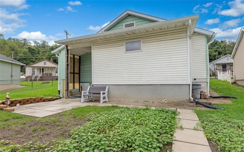 210 Brown Street, Brownsville, 15417, 2 Bedrooms Bedrooms, 7 Rooms Rooms,1.1 BathroomsBathrooms,Residential,For Sale,Brown Street,1770279