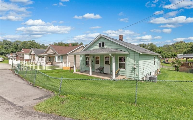 210 Brown Street, Brownsville, 15417, 2 Bedrooms Bedrooms, 7 Rooms Rooms,1.1 BathroomsBathrooms,Residential,For Sale,Brown Street,1770279