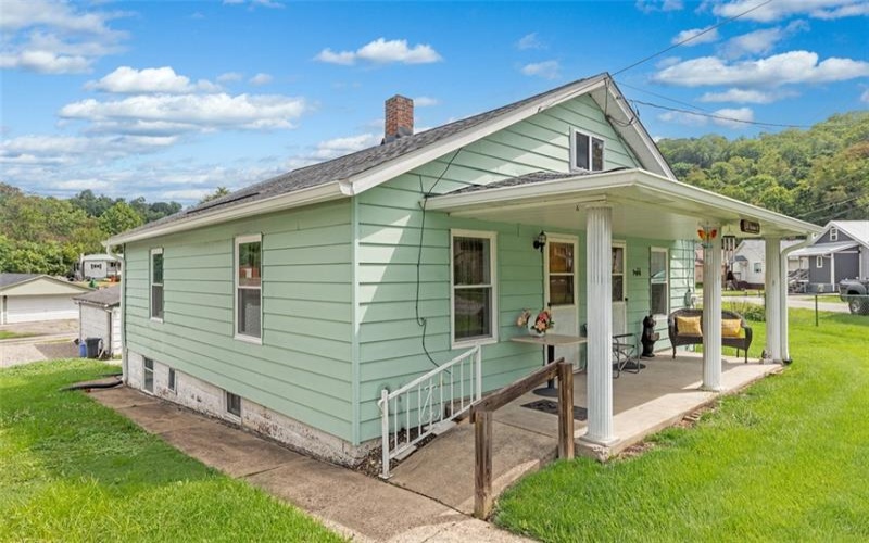 210 Brown Street, Brownsville, 15417, 2 Bedrooms Bedrooms, 7 Rooms Rooms,1.1 BathroomsBathrooms,Residential,For Sale,Brown Street,1770279