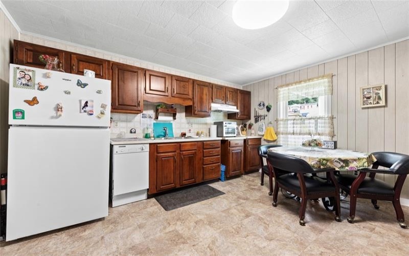 210 Brown Street, Brownsville, 15417, 2 Bedrooms Bedrooms, 7 Rooms Rooms,1.1 BathroomsBathrooms,Residential,For Sale,Brown Street,1770279