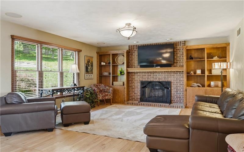 721 Stonebridge Drive, North Huntingdon, 15642, 4 Bedroom Bedrooms, 12 Room Rooms,2.1 BathroomBathrooms,Residential,For Sale,Stonebridge Drive,1770293