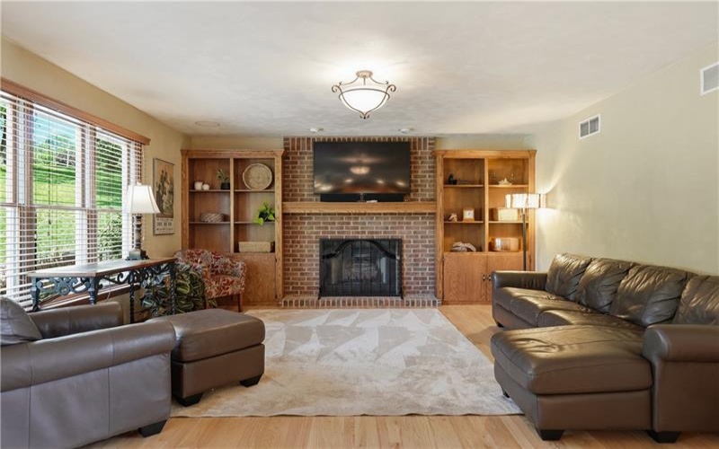 721 Stonebridge Drive, North Huntingdon, 15642, 4 Bedroom Bedrooms, 12 Room Rooms,2.1 BathroomBathrooms,Residential,For Sale,Stonebridge Drive,1770293