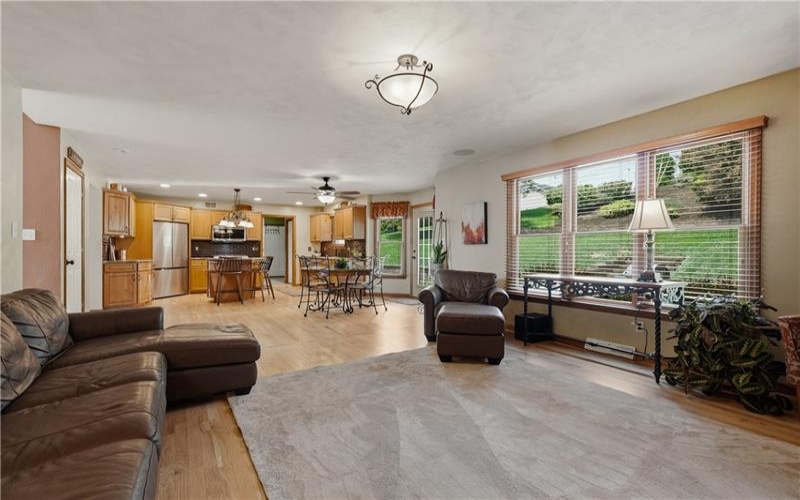 721 Stonebridge Drive, North Huntingdon, 15642, 4 Bedroom Bedrooms, 12 Room Rooms,2.1 BathroomBathrooms,Residential,For Sale,Stonebridge Drive,1770293
