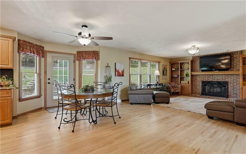 721 Stonebridge Drive, North Huntingdon, 15642, 4 Bedroom Bedrooms, 12 Room Rooms,2.1 BathroomBathrooms,Residential,For Sale,Stonebridge Drive,1770293