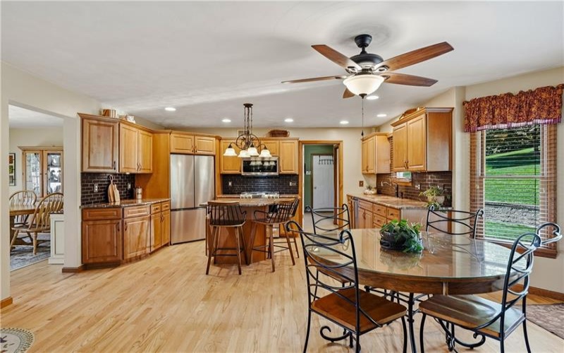 721 Stonebridge Drive, North Huntingdon, 15642, 4 Bedroom Bedrooms, 12 Room Rooms,2.1 BathroomBathrooms,Residential,For Sale,Stonebridge Drive,1770293