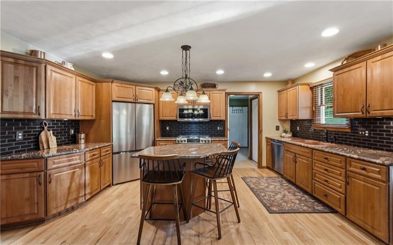 721 Stonebridge Drive, North Huntingdon, 15642, 4 Bedroom Bedrooms, 12 Room Rooms,2.1 BathroomBathrooms,Residential,For Sale,Stonebridge Drive,1770293