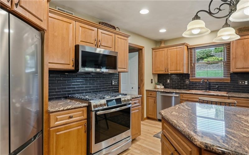 721 Stonebridge Drive, North Huntingdon, 15642, 4 Bedroom Bedrooms, 12 Room Rooms,2.1 BathroomBathrooms,Residential,For Sale,Stonebridge Drive,1770293