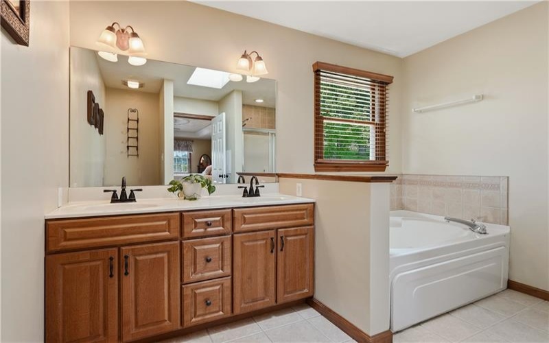 721 Stonebridge Drive, North Huntingdon, 15642, 4 Bedroom Bedrooms, 12 Room Rooms,2.1 BathroomBathrooms,Residential,For Sale,Stonebridge Drive,1770293