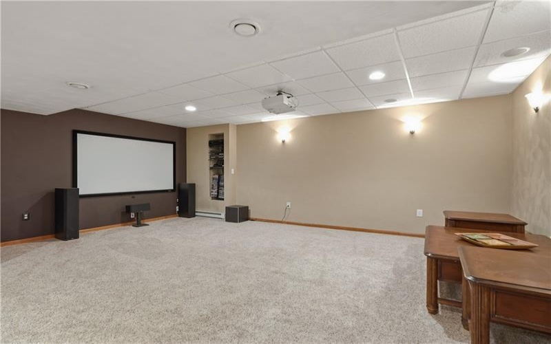 721 Stonebridge Drive, North Huntingdon, 15642, 4 Bedroom Bedrooms, 12 Room Rooms,2.1 BathroomBathrooms,Residential,For Sale,Stonebridge Drive,1770293