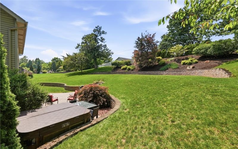 721 Stonebridge Drive, North Huntingdon, 15642, 4 Bedroom Bedrooms, 12 Room Rooms,2.1 BathroomBathrooms,Residential,For Sale,Stonebridge Drive,1770293