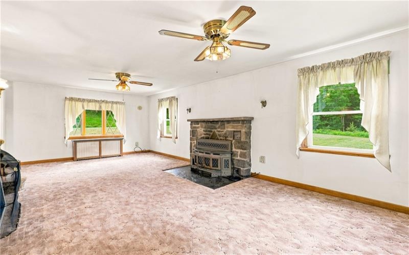 488 Bloom Rd, Hooversville, 15936, 3 Bedrooms Bedrooms, ,1 BathroomBathrooms,Residential,For Sale,Bloom Rd,1770297