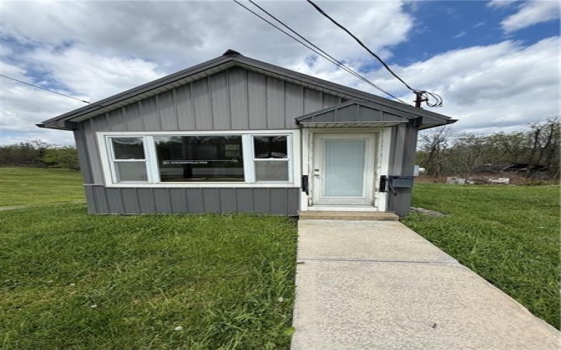 111 Steubenville Pike, Burgettstown, 15021, ,1 BathroomBathrooms,Residential,For Sale,Steubenville Pike,1770323