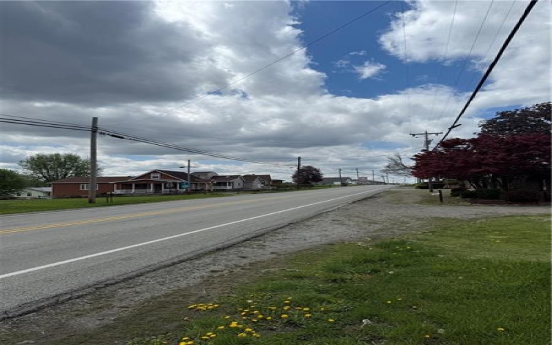 111 Steubenville Pike, Burgettstown, 15021, ,1 BathroomBathrooms,Residential,For Sale,Steubenville Pike,1770323