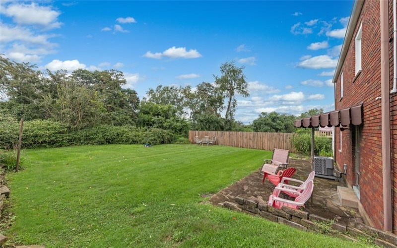 44 Montraver Drive, Monessen, 15062, 3 Bedroom Bedrooms, 9 Room Rooms,2.1 BathroomBathrooms,Residential,For Sale,Montraver Drive,1770360