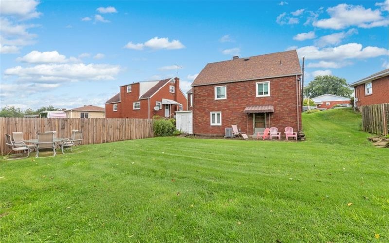 44 Montraver Drive, Monessen, 15062, 3 Bedroom Bedrooms, 9 Room Rooms,2.1 BathroomBathrooms,Residential,For Sale,Montraver Drive,1770360
