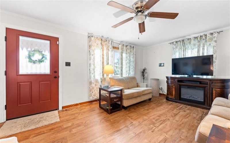 44 Montraver Drive, Monessen, 15062, 3 Bedroom Bedrooms, 9 Room Rooms,2.1 BathroomBathrooms,Residential,For Sale,Montraver Drive,1770360