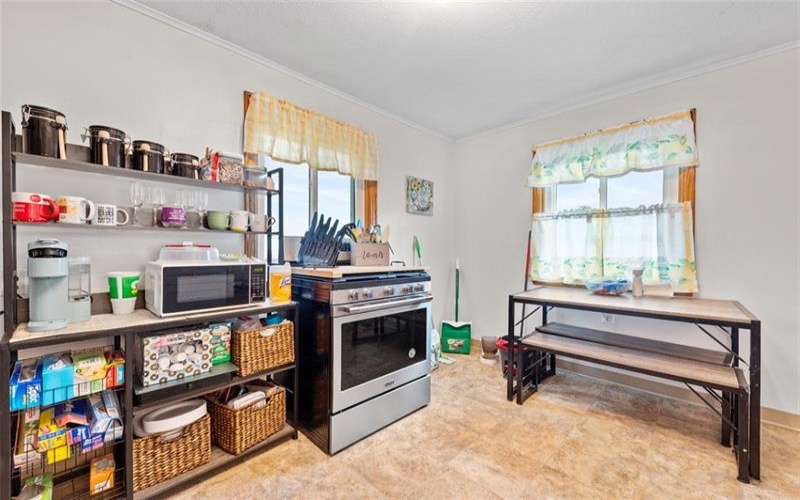 44 Montraver Drive, Monessen, 15062, 3 Bedroom Bedrooms, 9 Room Rooms,2.1 BathroomBathrooms,Residential,For Sale,Montraver Drive,1770360