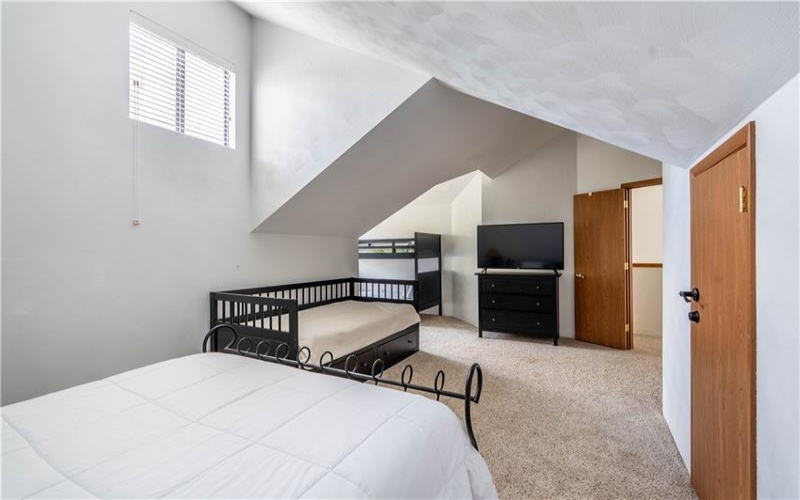 8036 Meadowridge Dr, Champion, 15622, 2 Bedrooms Bedrooms, 6 Rooms Rooms,2 BathroomsBathrooms,Residential,For Sale,Meadowridge Dr,1769545