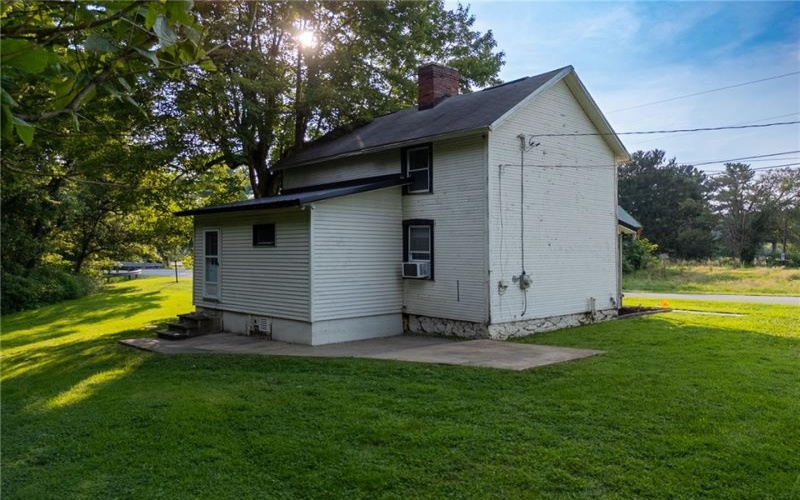 108 Ondrejko Rd, Smithfield, 15478, 2 Bedrooms Bedrooms, ,1 BathroomBathrooms,Residential,For Sale,Ondrejko Rd,1770339