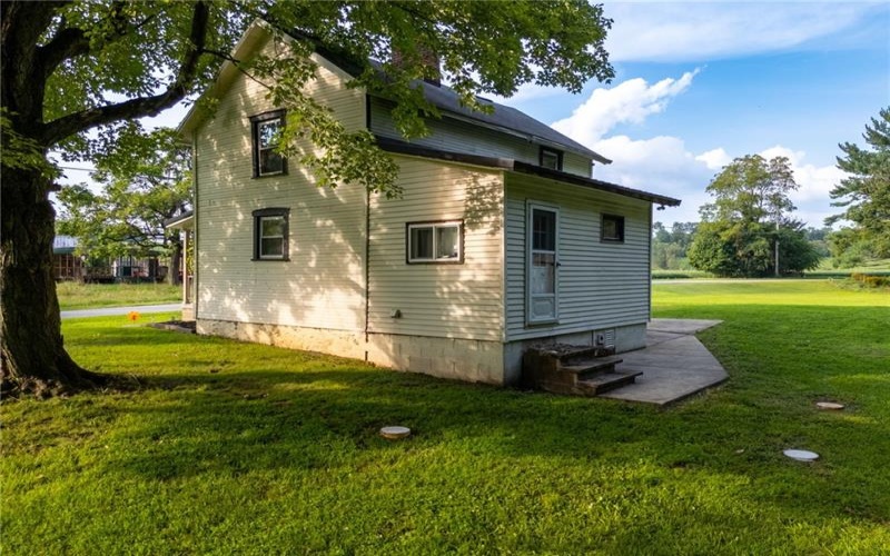 108 Ondrejko Rd, Smithfield, 15478, 2 Bedrooms Bedrooms, ,1 BathroomBathrooms,Residential,For Sale,Ondrejko Rd,1770339