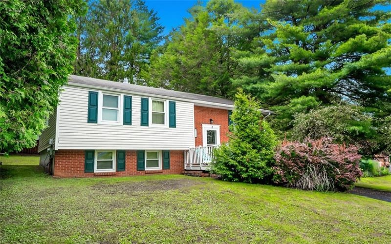 117 Pamela Ln, Johnstown, 15905, 3 Bedrooms Bedrooms, ,2.1 BathroomsBathrooms,Residential,For Sale,Pamela Ln,1767013