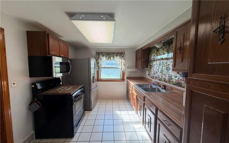 4643 State Route 982, Latrobe, 15650, 3 Bedroom Bedrooms, 7 Room Rooms,2 BathroomBathrooms,Residential,For Sale,State Route 982,1769492