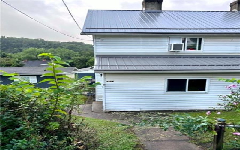 134 GRANT ST, STAR JUNCTION, 15473, 2 Bedrooms Bedrooms, ,2 BathroomsBathrooms,Residential,For Sale,GRANT ST,1769674