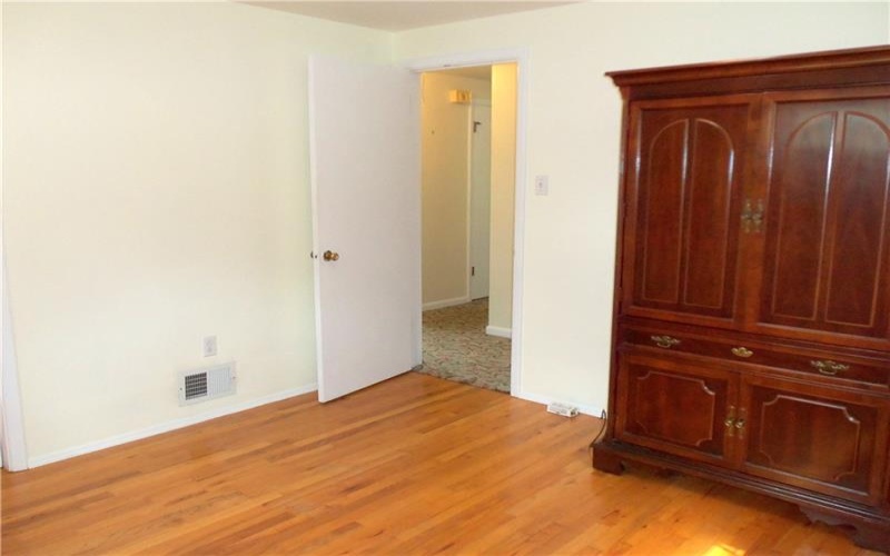 250 Waynesburg Road, Washington, 15301, 3 Bedrooms Bedrooms, 8 Rooms Rooms,2 BathroomsBathrooms,Residential,For Sale,Waynesburg Road,1770151