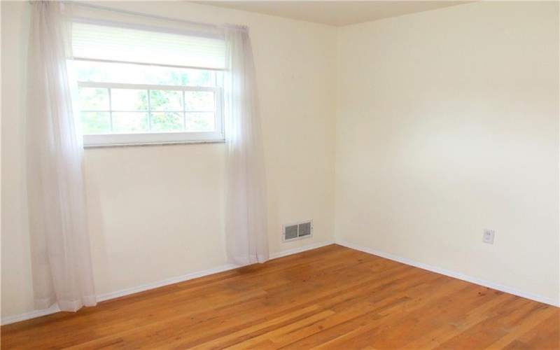 250 Waynesburg Road, Washington, 15301, 3 Bedrooms Bedrooms, 8 Rooms Rooms,2 BathroomsBathrooms,Residential,For Sale,Waynesburg Road,1770151