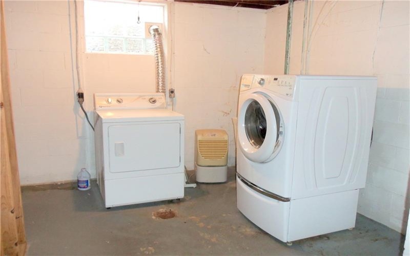 250 Waynesburg Road, Washington, 15301, 3 Bedrooms Bedrooms, 8 Rooms Rooms,2 BathroomsBathrooms,Residential,For Sale,Waynesburg Road,1770151