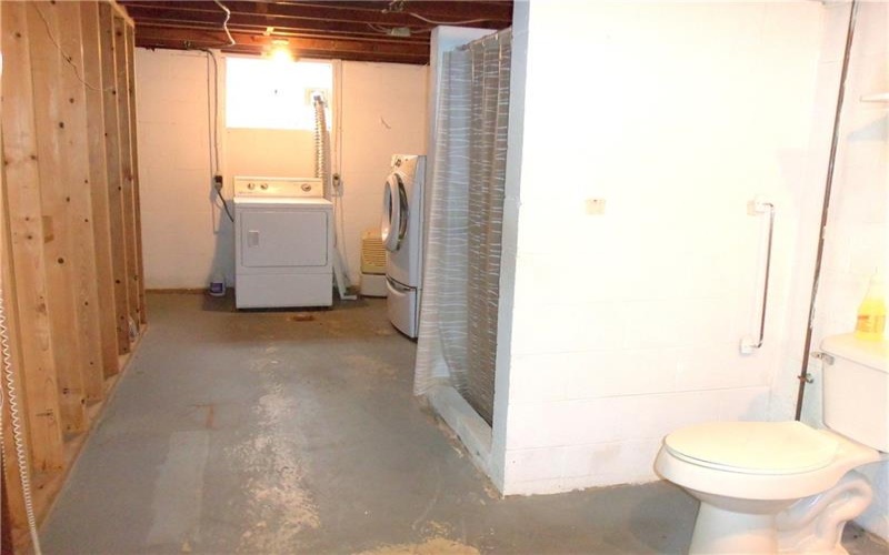 250 Waynesburg Road, Washington, 15301, 3 Bedrooms Bedrooms, 8 Rooms Rooms,2 BathroomsBathrooms,Residential,For Sale,Waynesburg Road,1770151