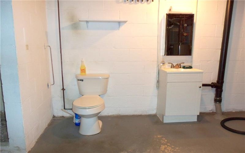 250 Waynesburg Road, Washington, 15301, 3 Bedrooms Bedrooms, 8 Rooms Rooms,2 BathroomsBathrooms,Residential,For Sale,Waynesburg Road,1770151