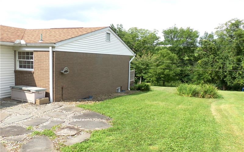 250 Waynesburg Road, Washington, 15301, 3 Bedrooms Bedrooms, 8 Rooms Rooms,2 BathroomsBathrooms,Residential,For Sale,Waynesburg Road,1770151
