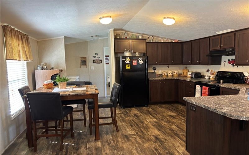 146 Cardinal Dr, Jeannette, 15644, 3 Bedroom Bedrooms, 6 Room Rooms,2 BathroomBathrooms,Residential,For Sale,Cardinal Dr,1770342