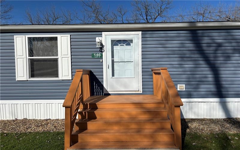 146 Cardinal Dr, Jeannette, 15644, 3 Bedroom Bedrooms, 6 Room Rooms,2 BathroomBathrooms,Residential,For Sale,Cardinal Dr,1770342