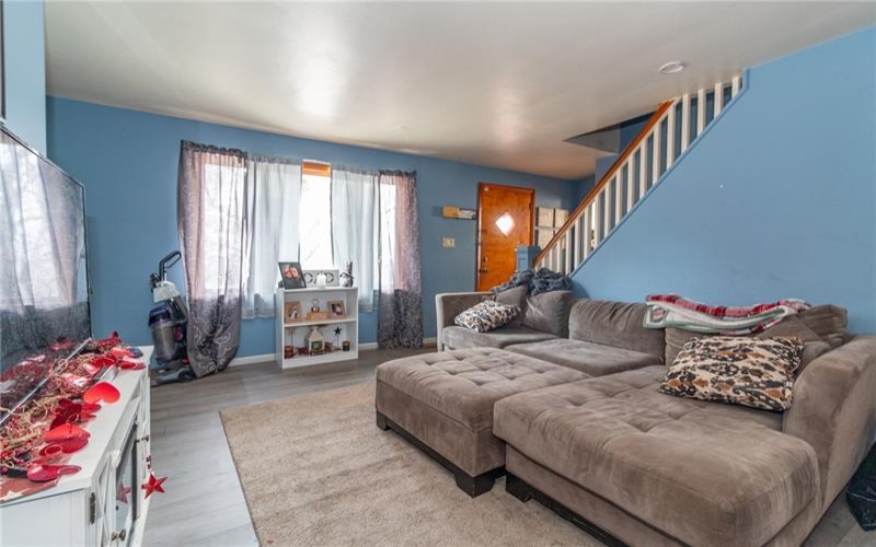 641 Newton St, Greensburg, 15601, 3 Bedrooms Bedrooms, 8 Rooms Rooms,2.1 BathroomsBathrooms,Residential,For Sale,Newton St,1770435