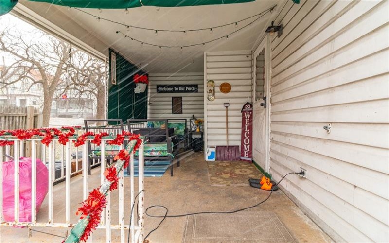 641 Newton St, Greensburg, 15601, 3 Bedrooms Bedrooms, 8 Rooms Rooms,2.1 BathroomsBathrooms,Residential,For Sale,Newton St,1770435