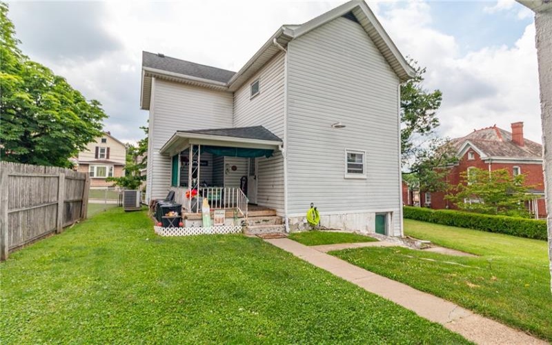 641 Newton St, Greensburg, 15601, 3 Bedrooms Bedrooms, 8 Rooms Rooms,2.1 BathroomsBathrooms,Residential,For Sale,Newton St,1770435