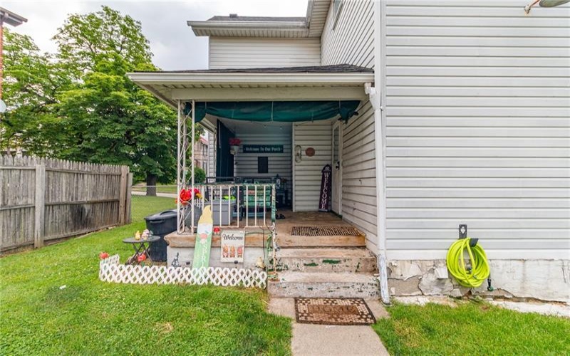 641 Newton St, Greensburg, 15601, 3 Bedrooms Bedrooms, 8 Rooms Rooms,2.1 BathroomsBathrooms,Residential,For Sale,Newton St,1770435
