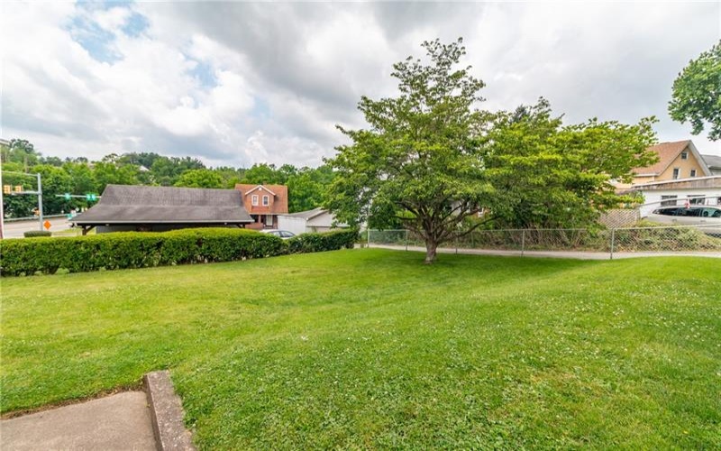 641 Newton St, Greensburg, 15601, 3 Bedrooms Bedrooms, 8 Rooms Rooms,2.1 BathroomsBathrooms,Residential,For Sale,Newton St,1770435
