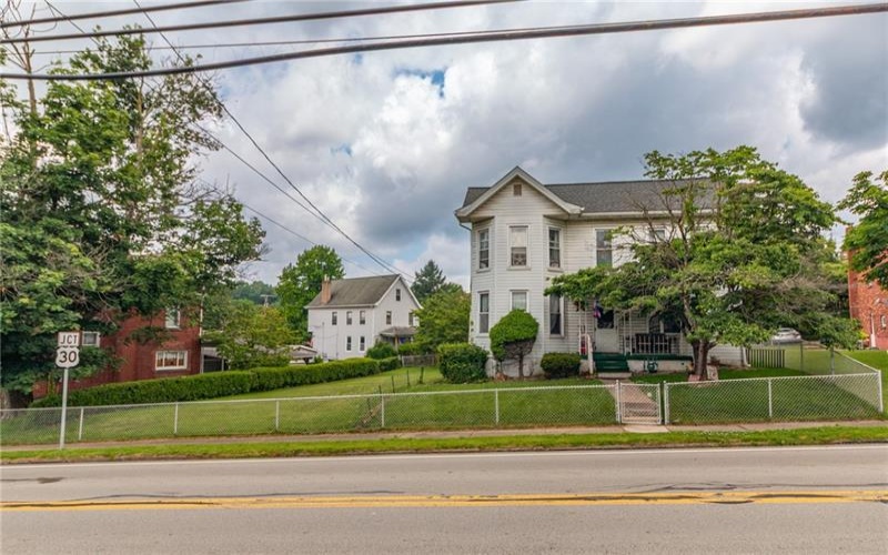 641 Newton St, Greensburg, 15601, 3 Bedrooms Bedrooms, 8 Rooms Rooms,2.1 BathroomsBathrooms,Residential,For Sale,Newton St,1770435