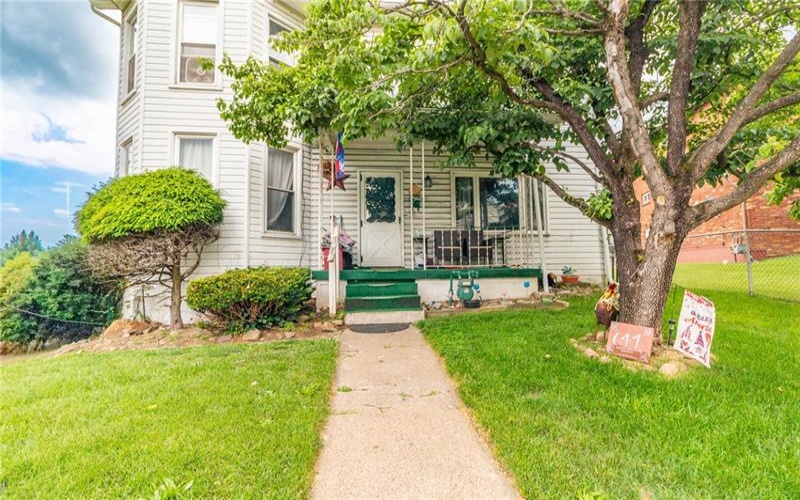 641 Newton St, Greensburg, 15601, 3 Bedrooms Bedrooms, 8 Rooms Rooms,2.1 BathroomsBathrooms,Residential,For Sale,Newton St,1770435