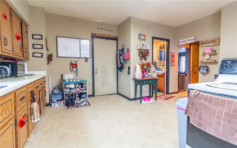 641 Newton St, Greensburg, 15601, 3 Bedrooms Bedrooms, 8 Rooms Rooms,2.1 BathroomsBathrooms,Residential,For Sale,Newton St,1770435