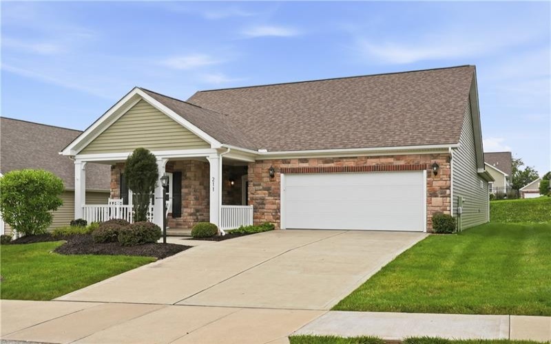 211 Bridle Lane, Washington, 15301, 3 Bedrooms Bedrooms, ,2 BathroomsBathrooms,Residential,For Sale,Bridle Lane,1770459