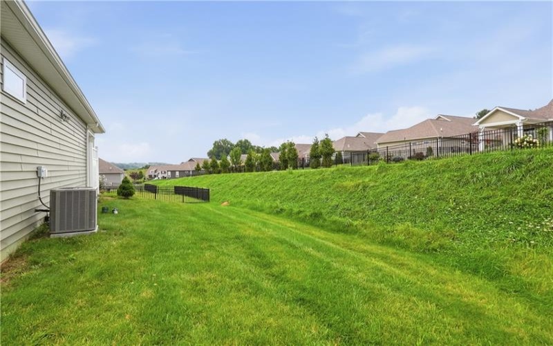 211 Bridle Lane, Washington, 15301, 3 Bedrooms Bedrooms, ,2 BathroomsBathrooms,Residential,For Sale,Bridle Lane,1770459