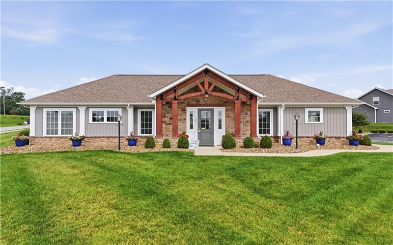 211 Bridle Lane, Washington, 15301, 3 Bedrooms Bedrooms, ,2 BathroomsBathrooms,Residential,For Sale,Bridle Lane,1770459